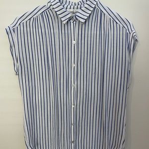 CJLA staple top. Like new condition.